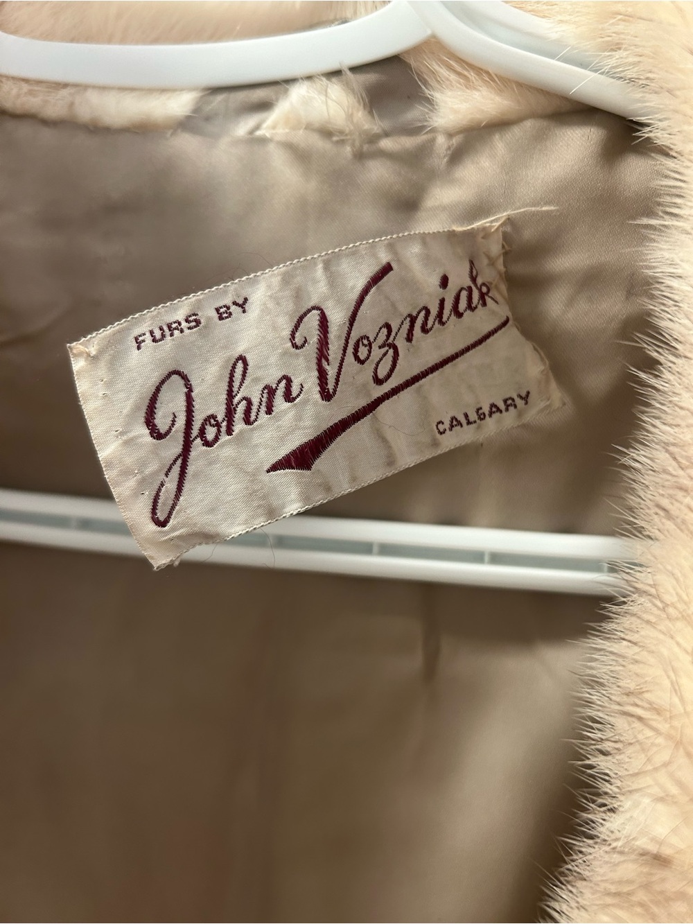 Vintage Full-Length Fur Coat in Blonde Taupe - Picture 6 of 6